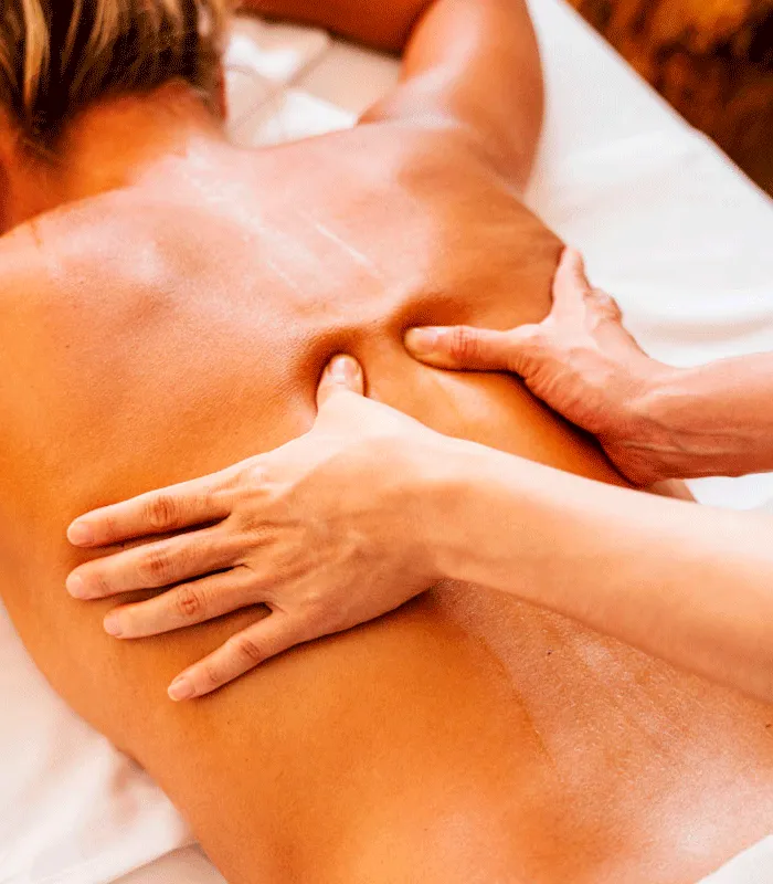 Professional back massage therapy in Las Palmas de Gran Canaria